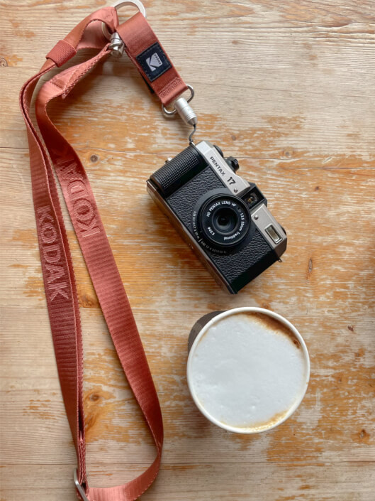 strap-flatlay